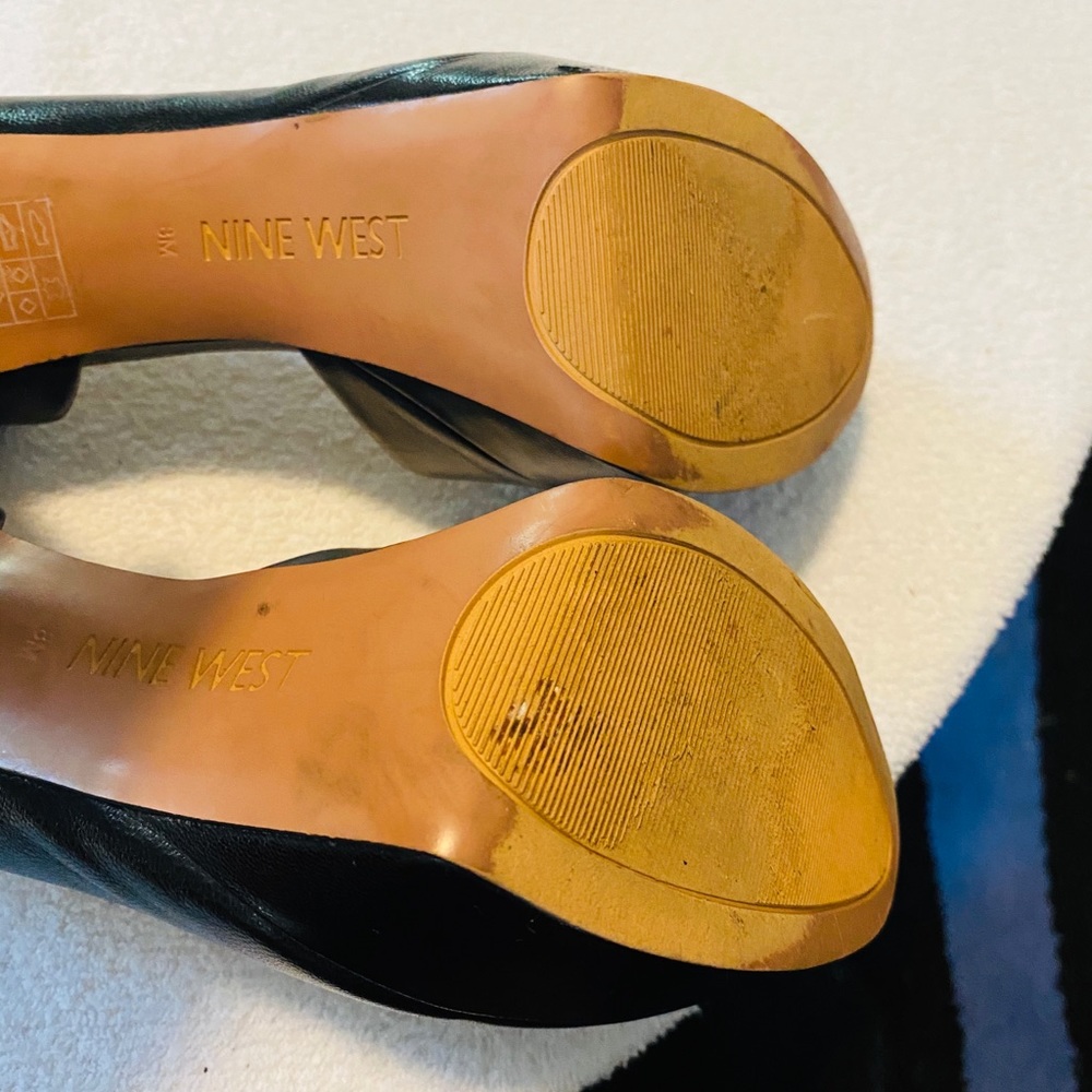 Almost brand new gorgeous heel by Nine West - box 5 - Picture 6 of 6